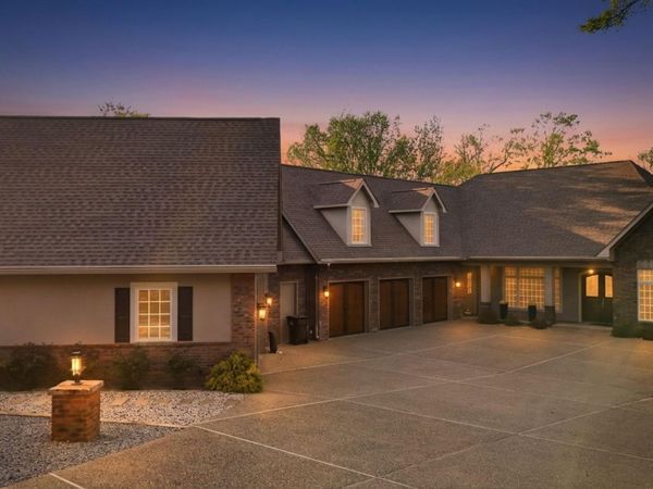 1 Levantino Place, Hot Springs Village, AR 71909