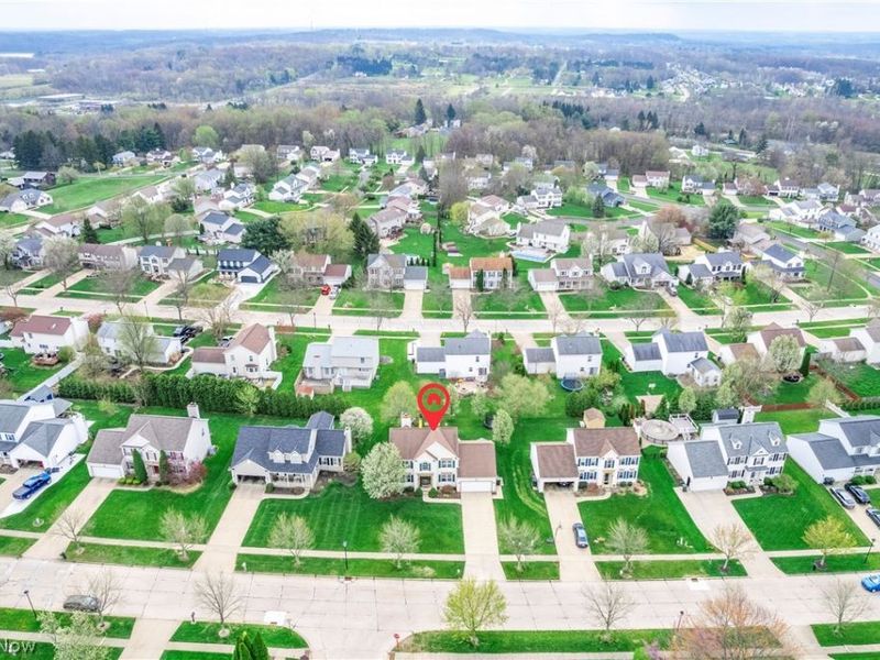 657 Ashbrook Drive, Wadsworth, OH 44281 Photo 2