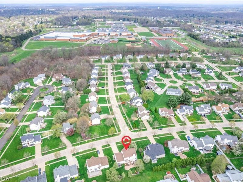 657 Ashbrook Drive, Wadsworth, OH 44281 Photo 3