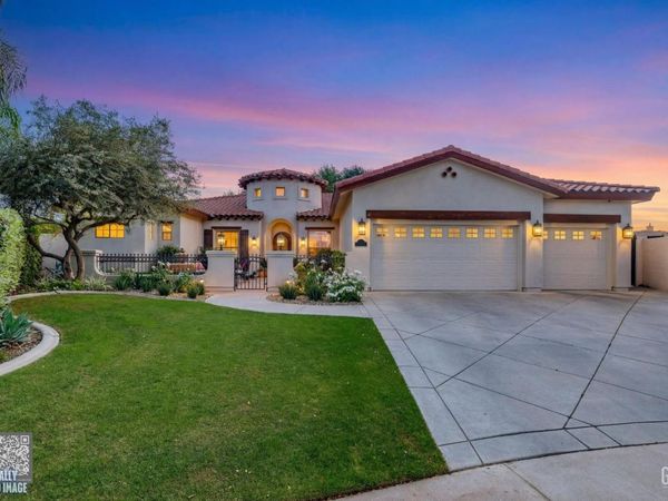 2205 Raleigh Court, Bakersfield, CA 93311