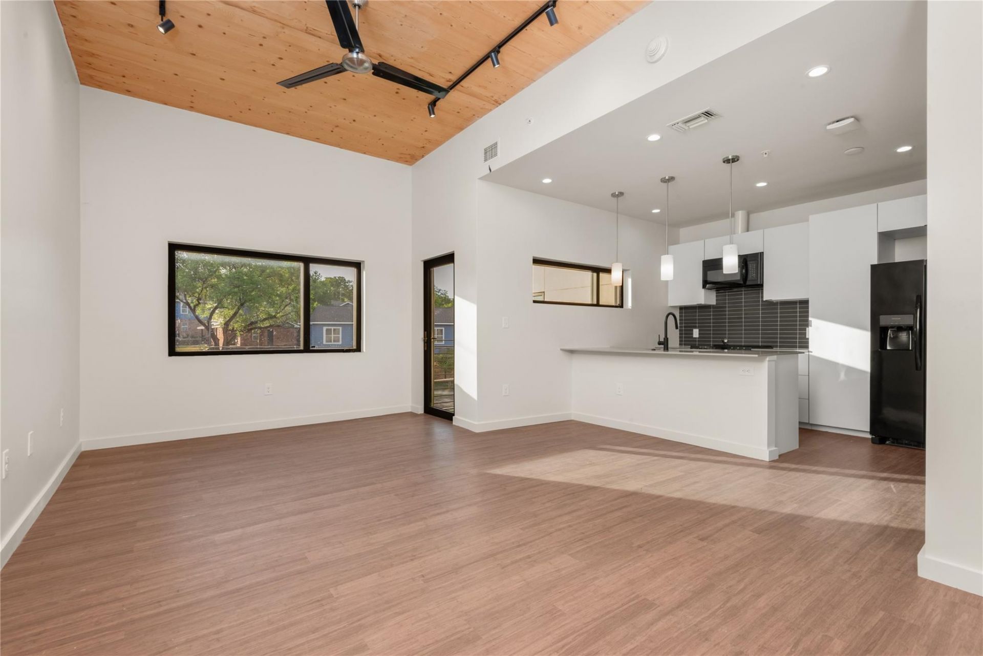 3515 Webberville Rd , Unit 204, Austin, TX 78702 Main Photo