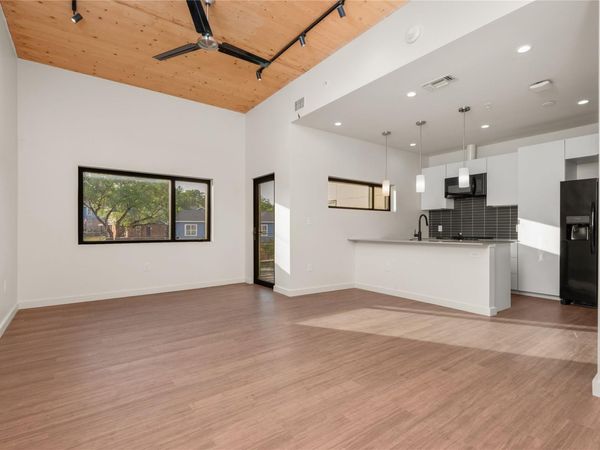 3515 Webberville RD , Unit 204, Austin, TX 78702