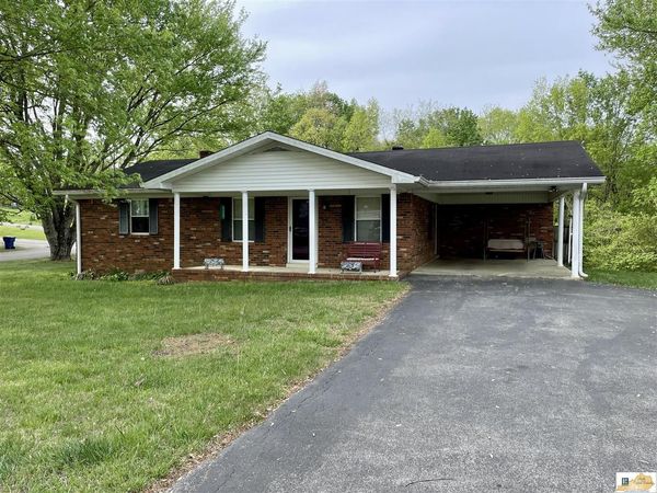 525 Hilltop View Road , Summer Shade, KY 42166