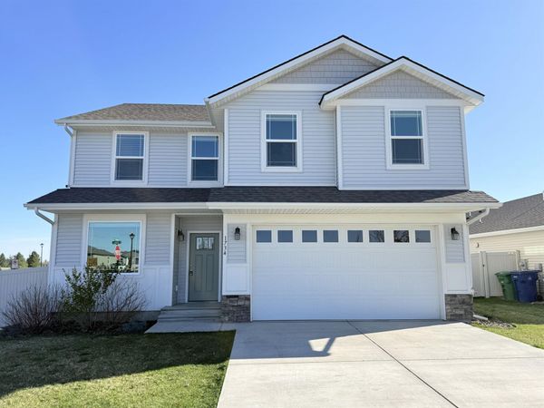 1734 E C St, Deer Park, WA 99006