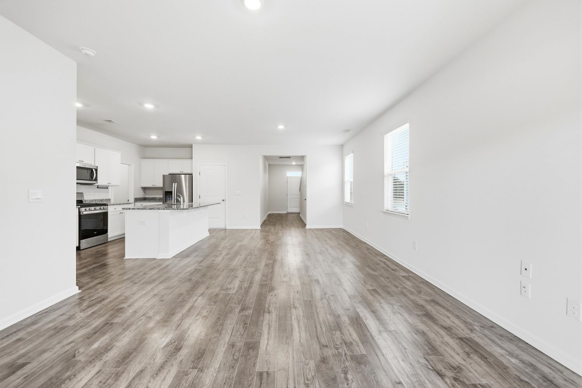 3749 Bells Lake Circle  Photo 11