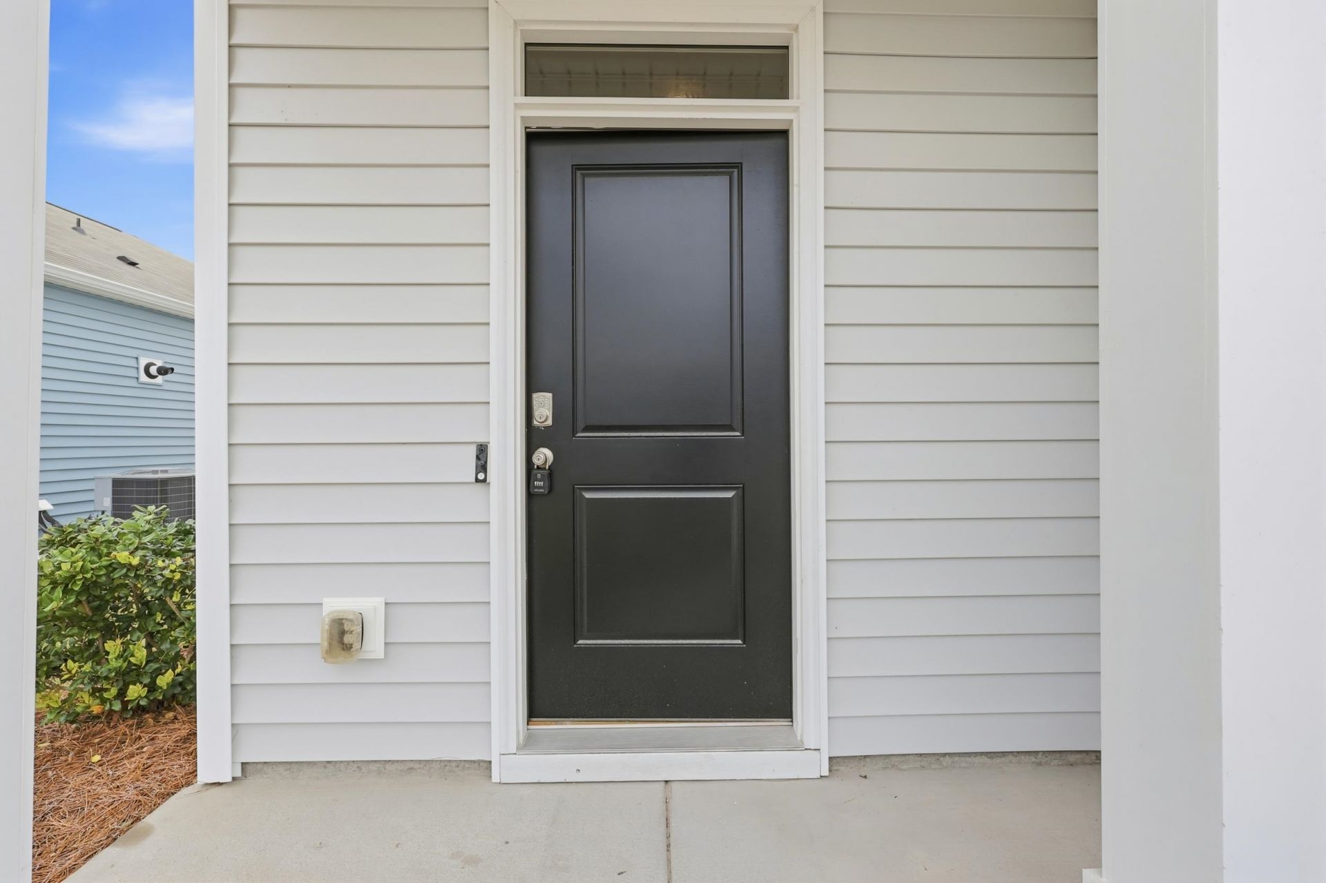 3749 Bells Lake Circle  Photo 4