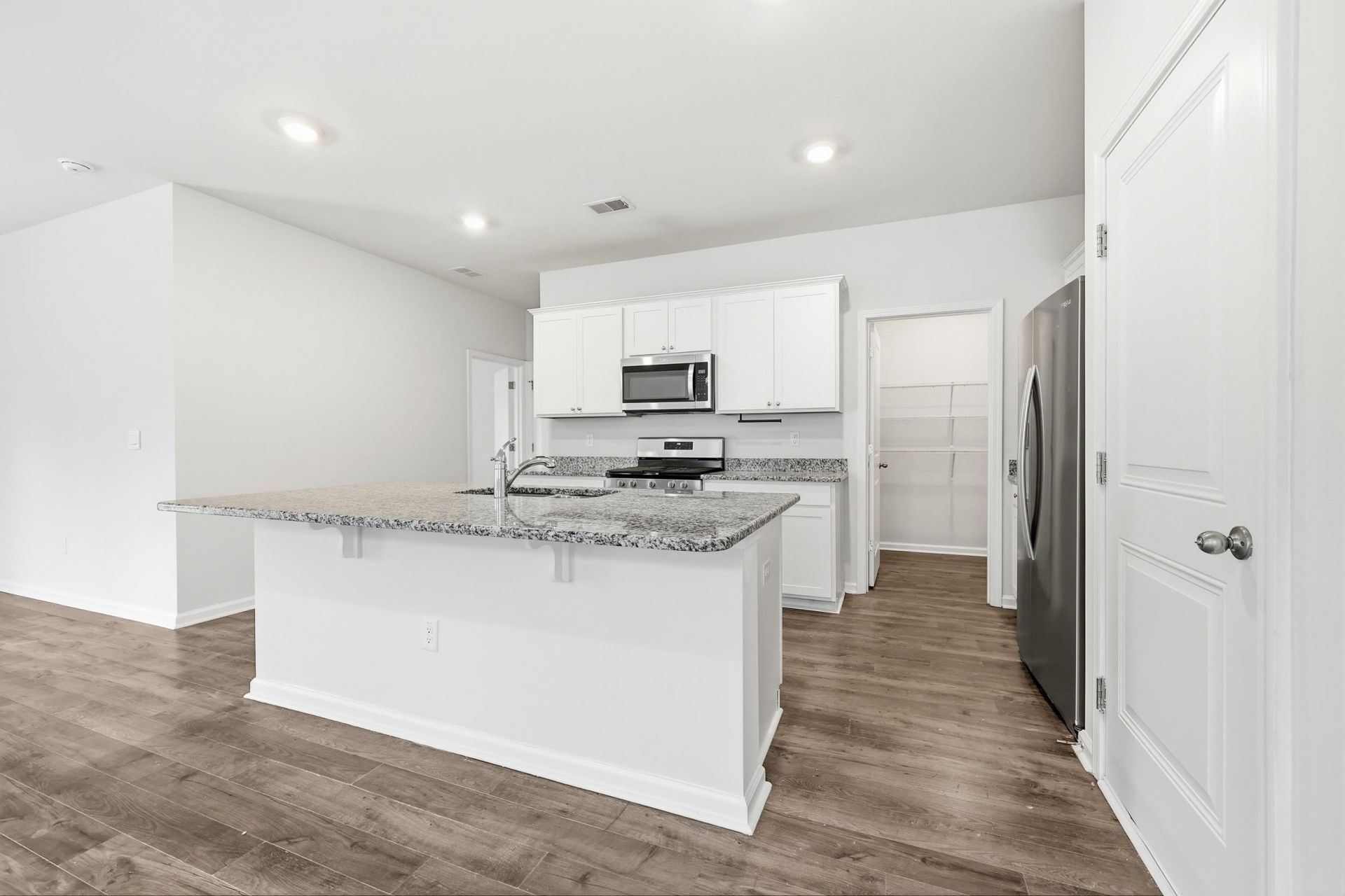 3749 Bells Lake Circle  Photo 7