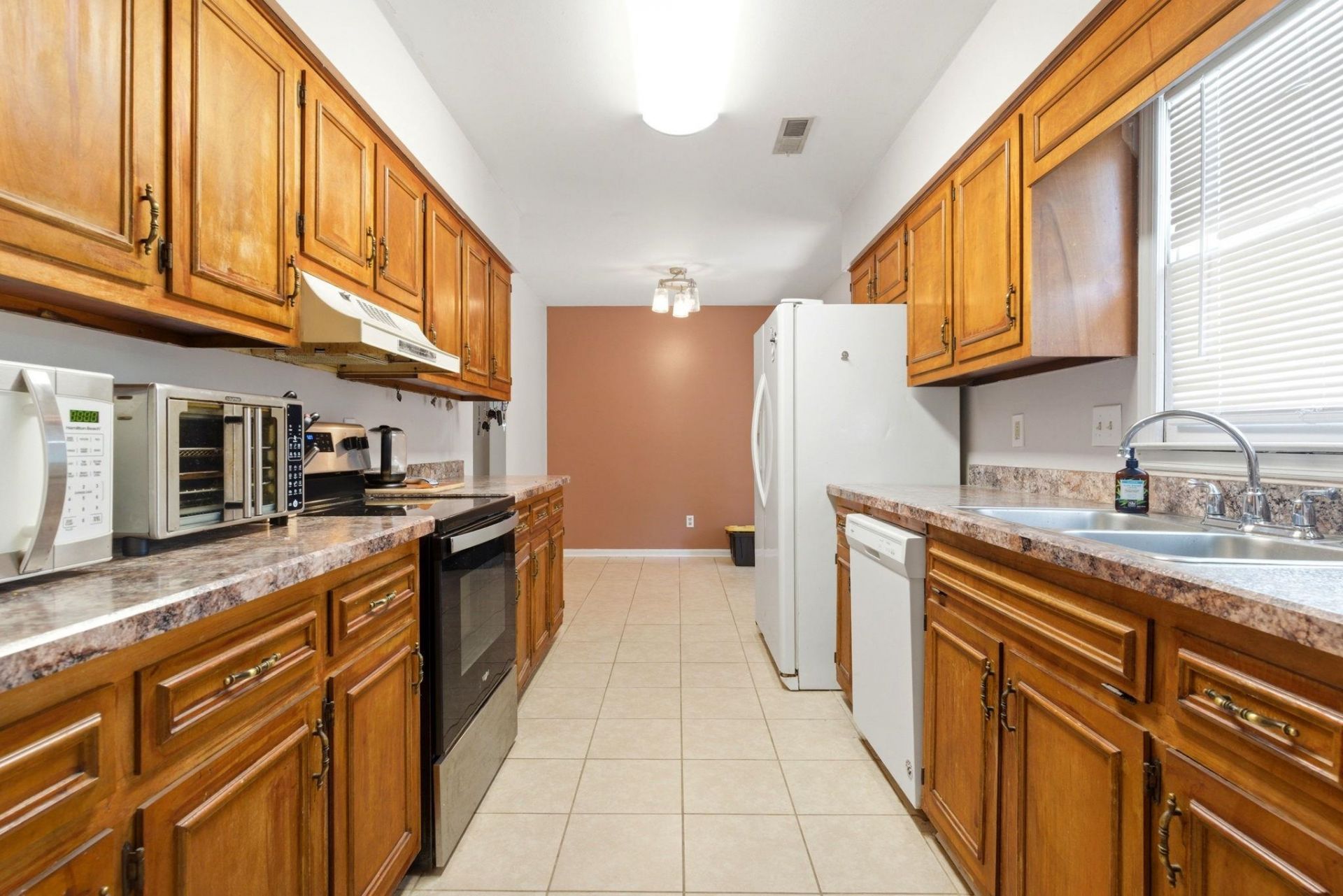 804 Shem Creek Circle  Photo 11