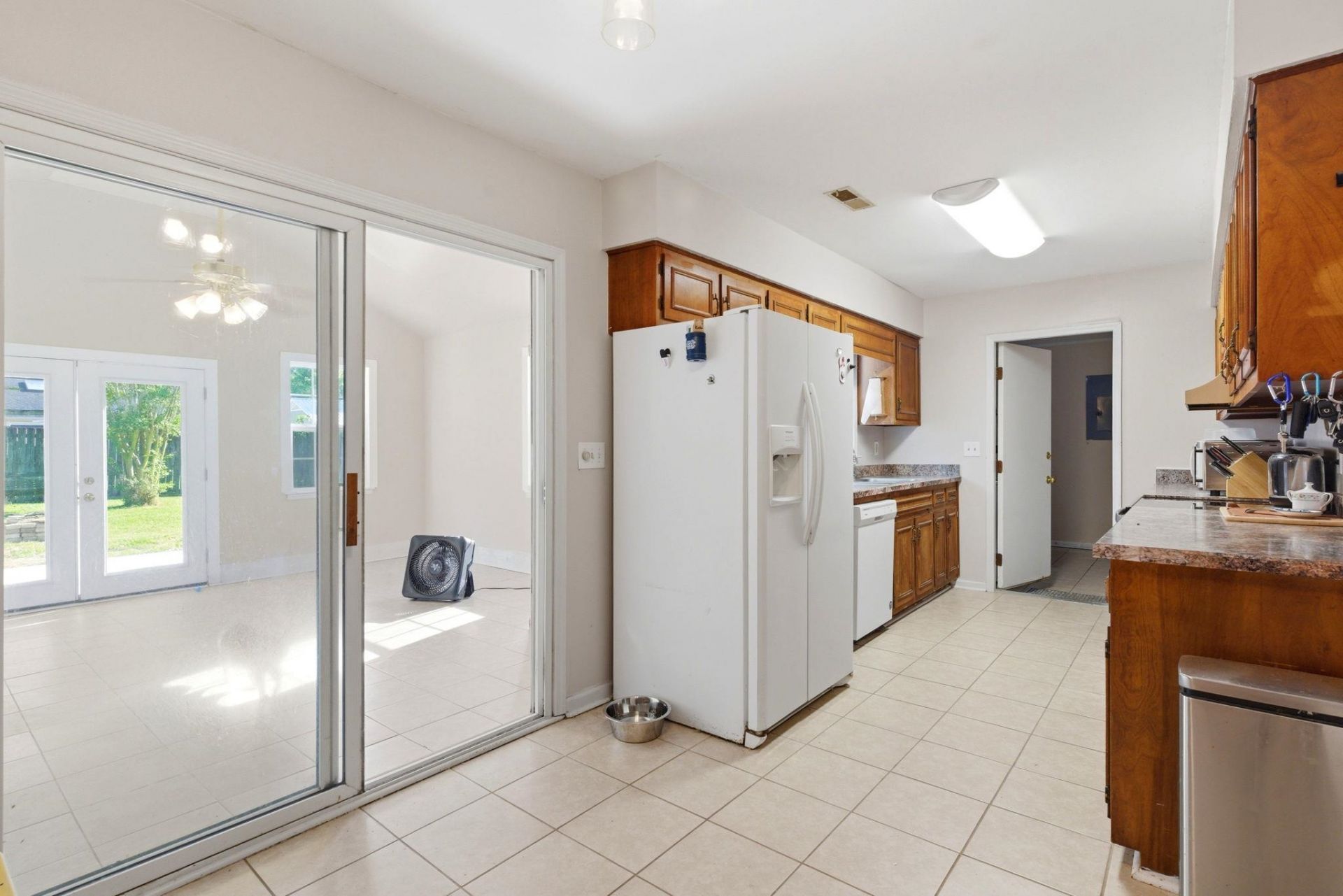 804 Shem Creek Circle  Photo 12