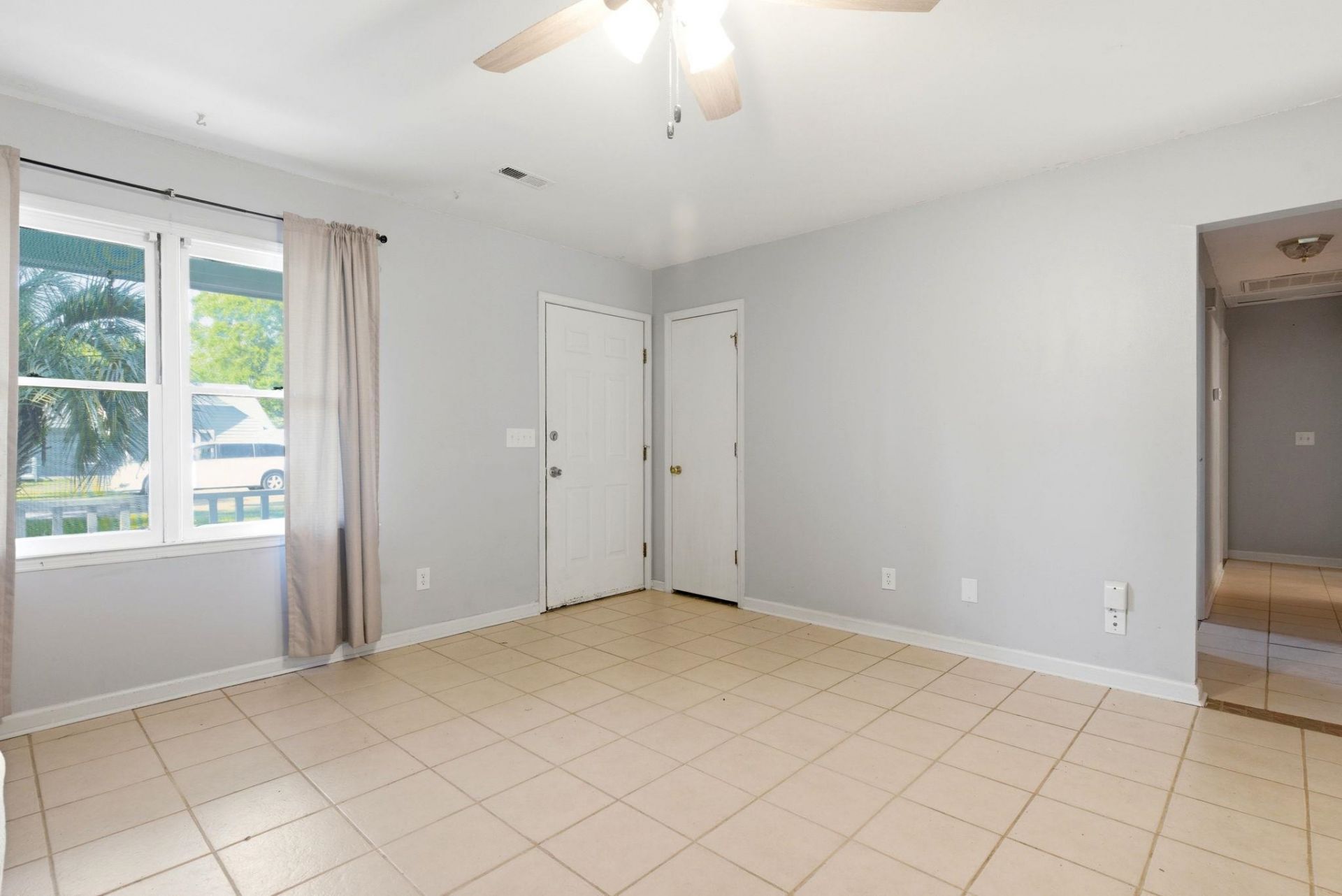 804 Shem Creek Circle  Photo 5