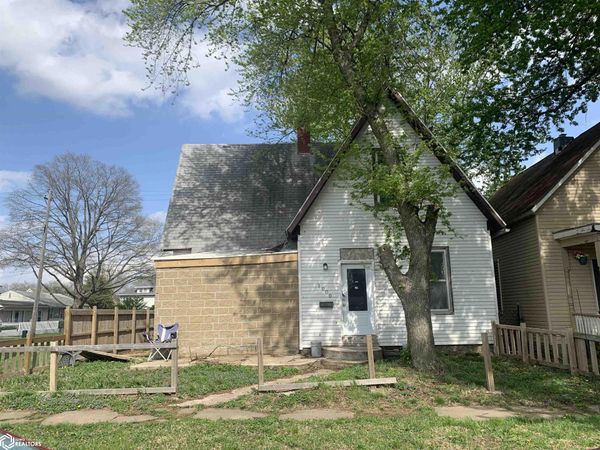 1000 S 10th Street, Burlington, IA 52601