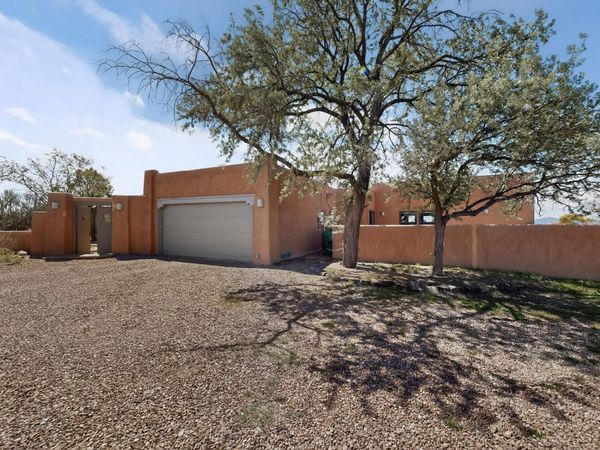 85 Herrada Road, Santa Fe, NM 87508