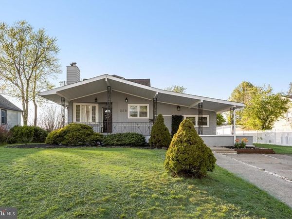 235 W CENTER AVENUE , MAPLE SHADE, NJ 08052