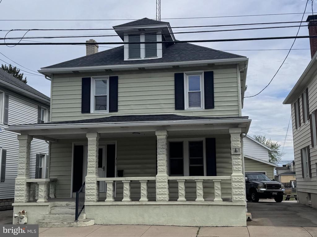 315 N QUEEN STREET, LITTLESTOWN, PA 17340