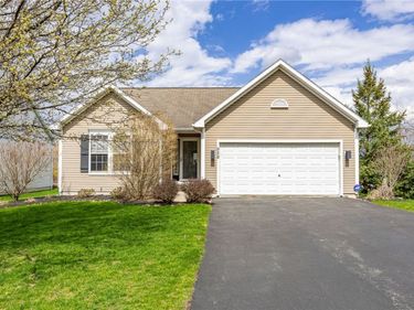 929 Surrey Hill Way , Rochester, NY 14623
