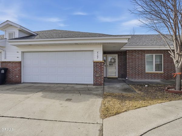 4167 LARK Circle , Grand Forks, ND 58201