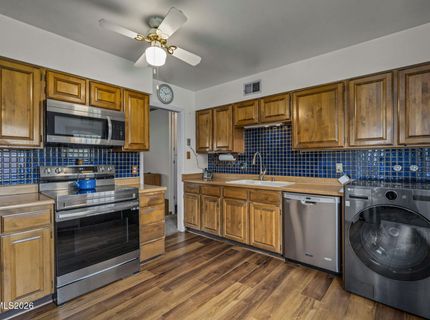 1360 Oxford Avenue, Sparks, NV 89431 Photo