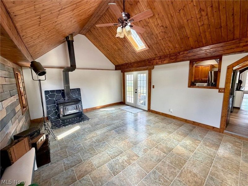 549 Perry Road, Tallmadge, OH 44278 Photo 2