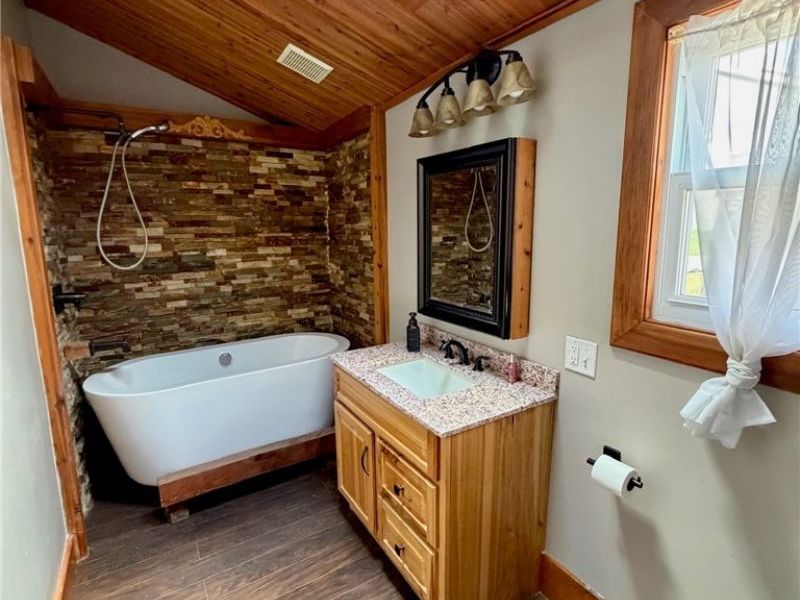 549 Perry Road, Tallmadge, OH 44278 Photo 7