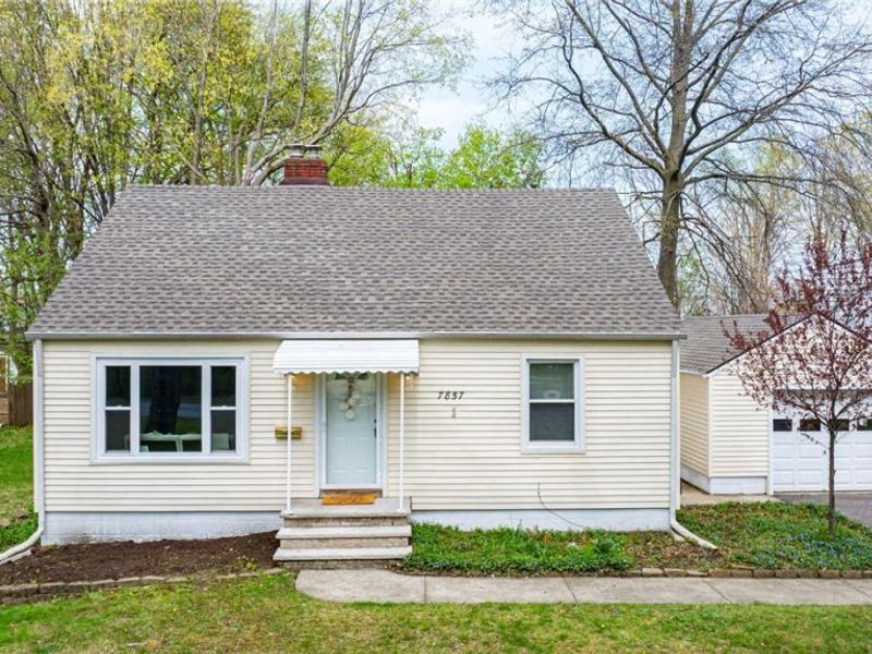 7857 Emery Circle , Mentor, OH 44060 Photo 3