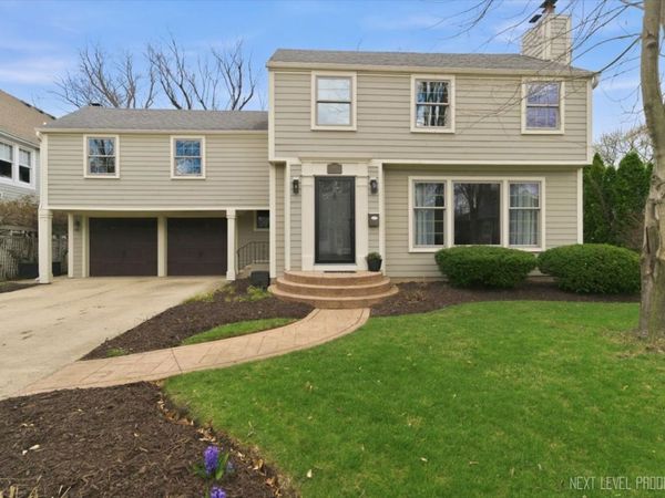 618 S 5th Street , St. Charles, IL 60174