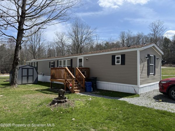 105 Gardner Lane, Clarks Summit, PA 18411