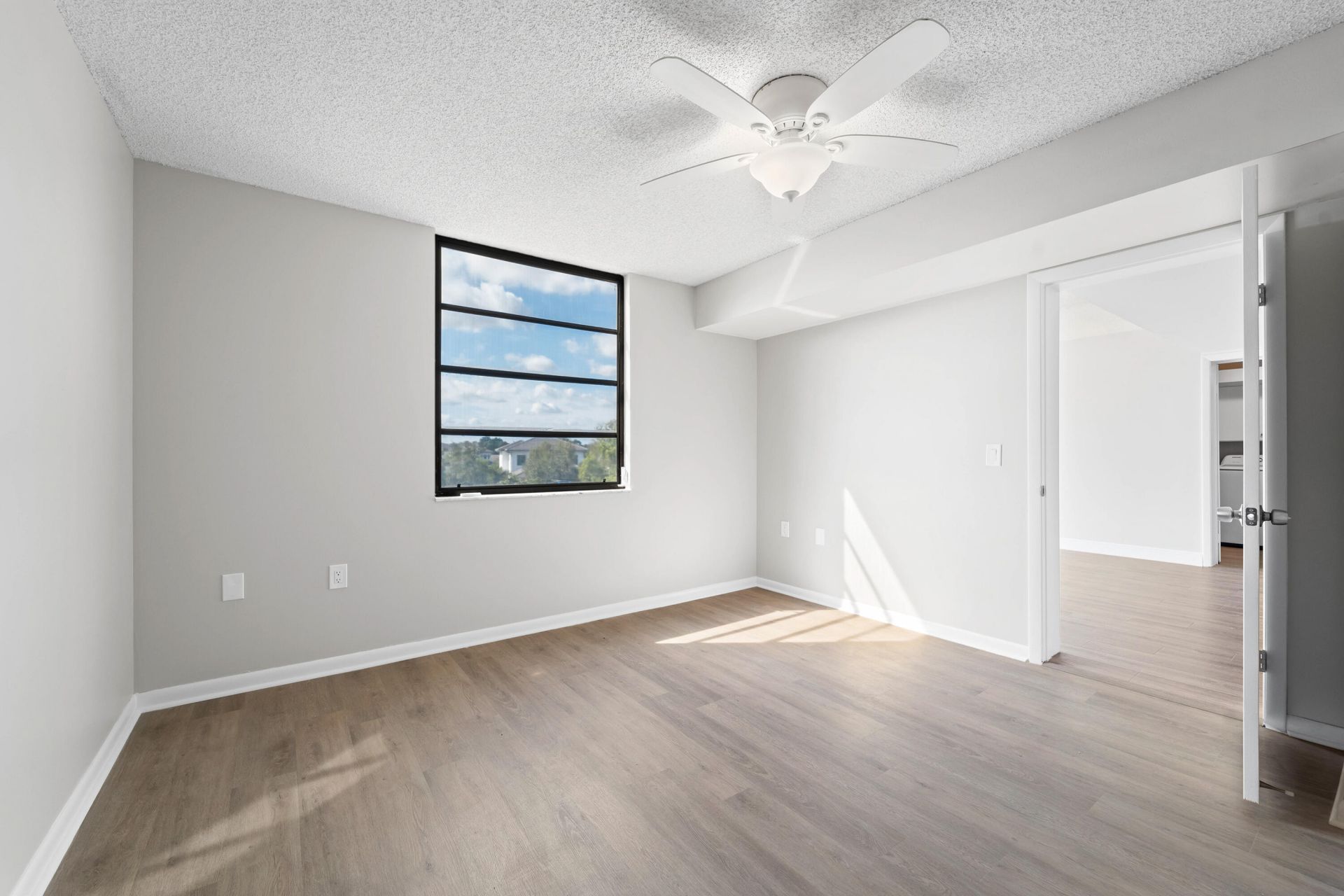 3636 Whitehall Drive, Unit 402, West Palm Beach, FL 33401 Photo