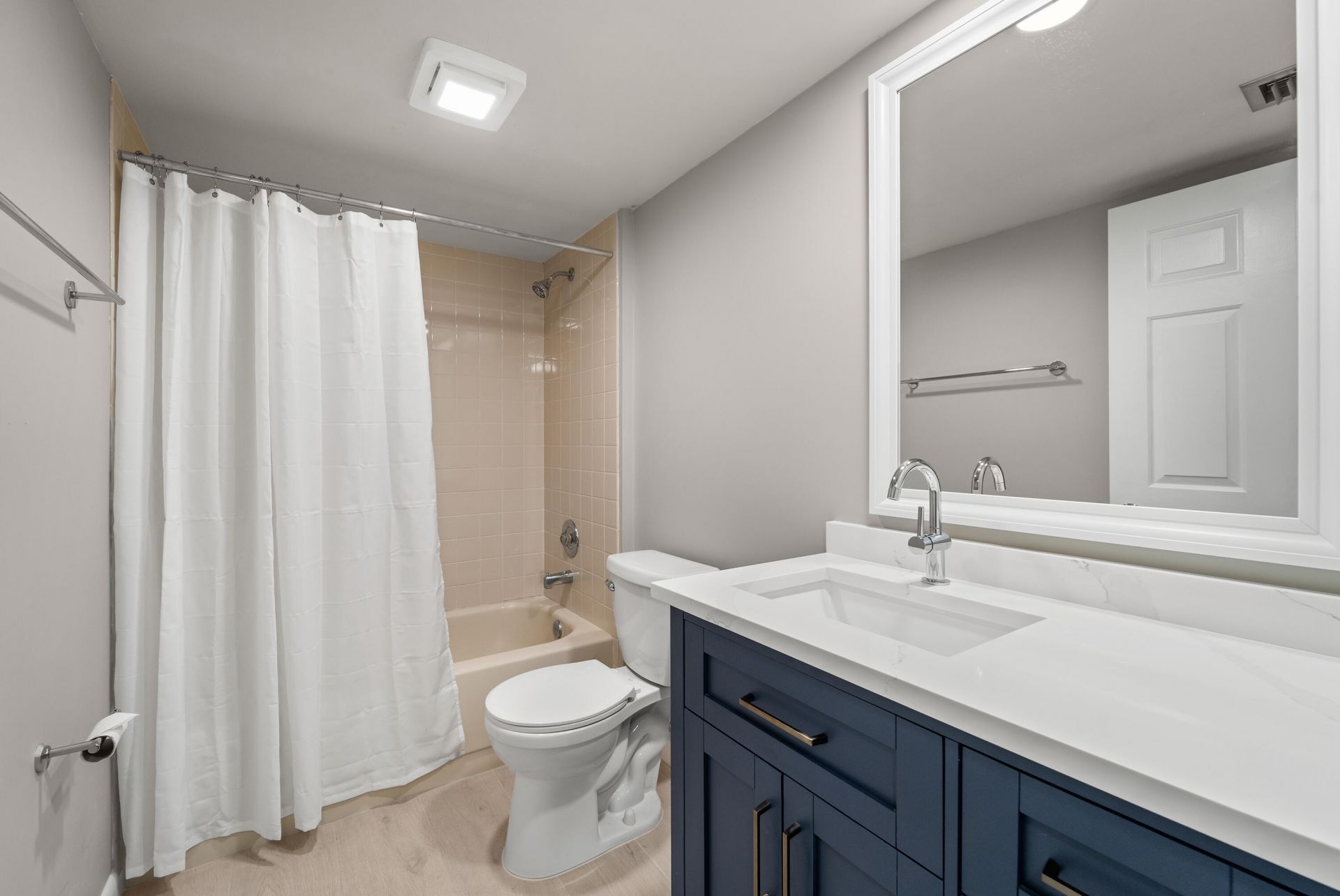 3636 Whitehall Drive, Unit 402, West Palm Beach, FL 33401 Photo