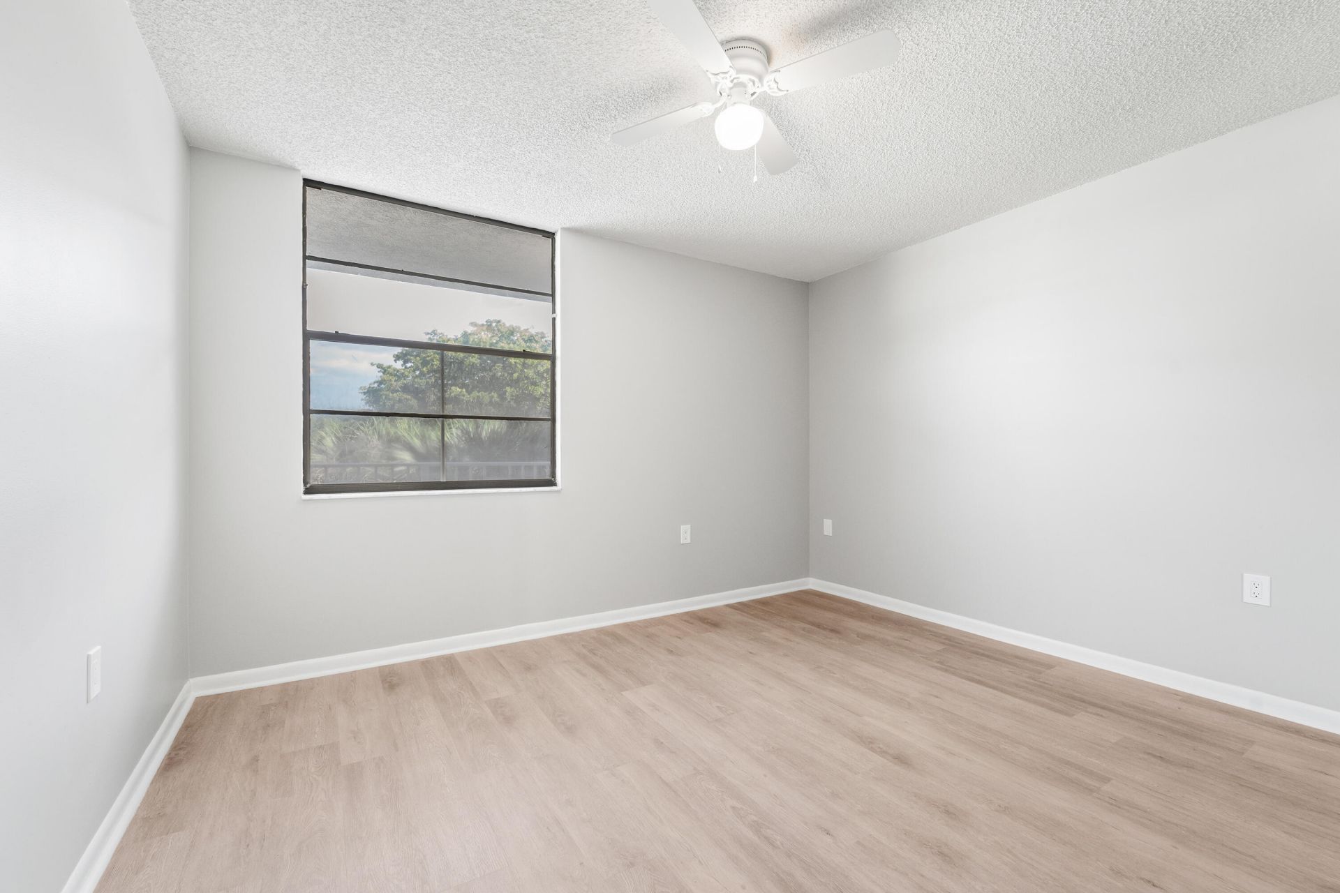 3636 Whitehall Drive, Unit 402, West Palm Beach, FL 33401 Photo