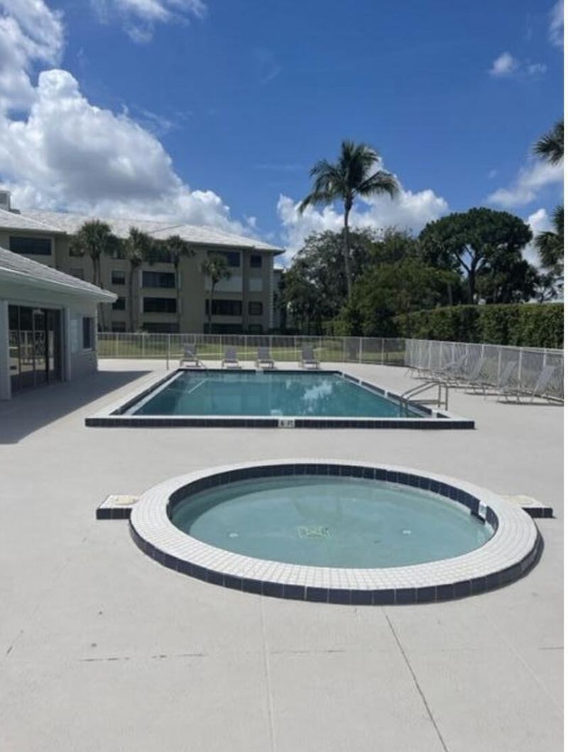 3636 Whitehall Drive, Unit 402, West Palm Beach, FL 33401 Photo