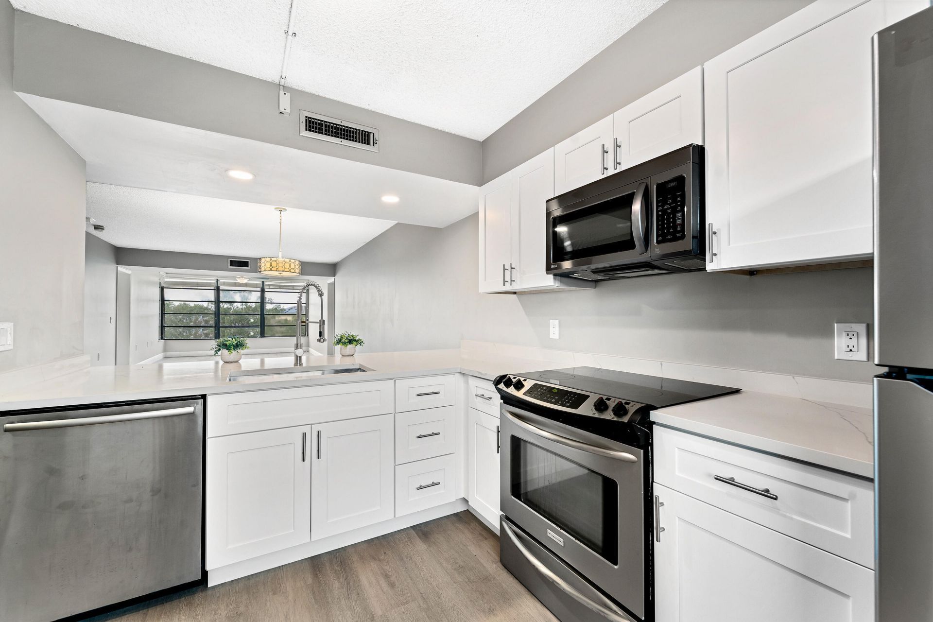 3636 Whitehall Drive, Unit 402, West Palm Beach, FL 33401 Photo