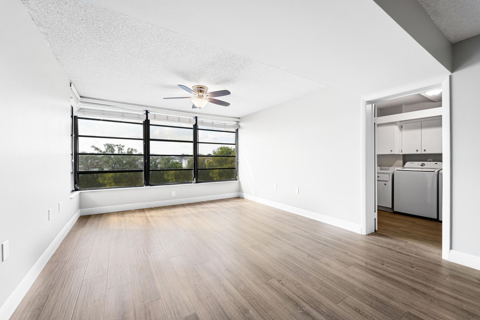 3636 Whitehall Drive, Unit 402, West Palm Beach, FL 33401 Photo