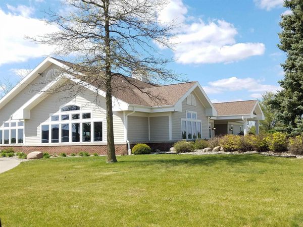 355 Country Club Lane, Dike, IA 50624