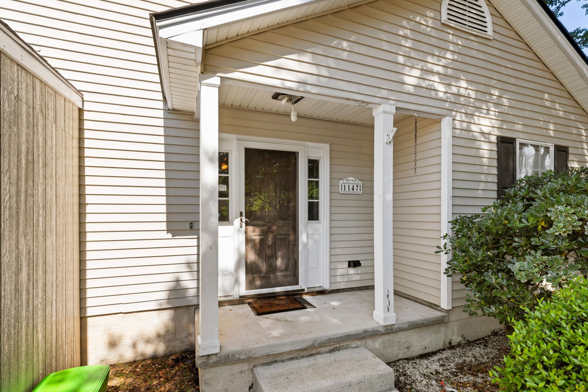 1147 Landsdowne Drive Photo 4