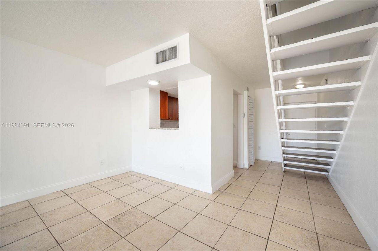 9220 Fontainebleau Blvd, Unit 202, Miami, FL 33172 Photo