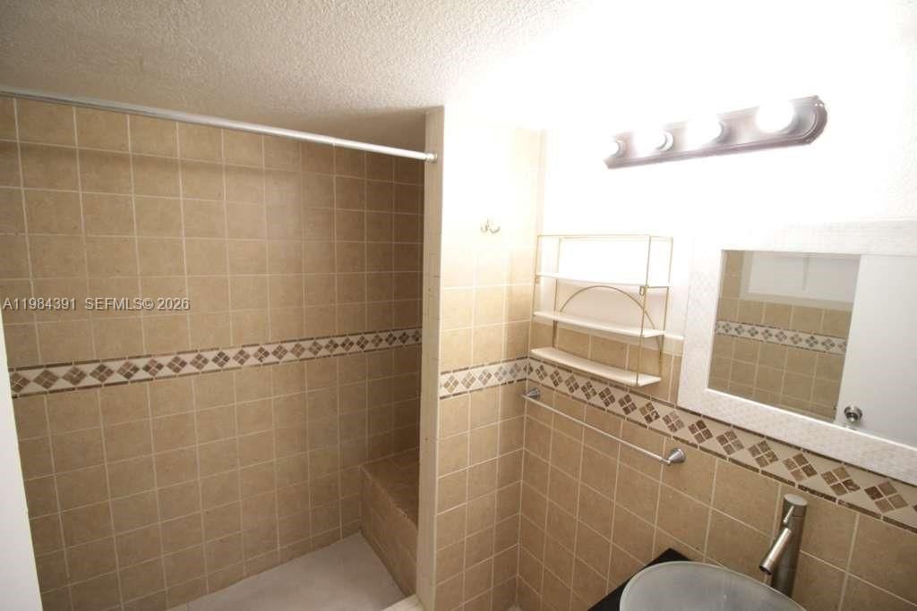 9220 Fontainebleau Blvd, Unit 202, Miami, FL 33172 Photo