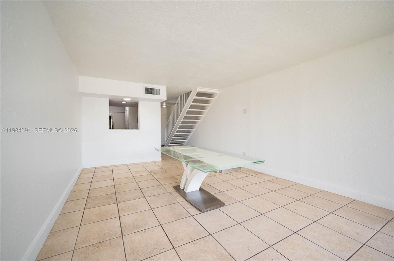 9220 Fontainebleau Blvd, Unit 202, Miami, FL 33172 Photo