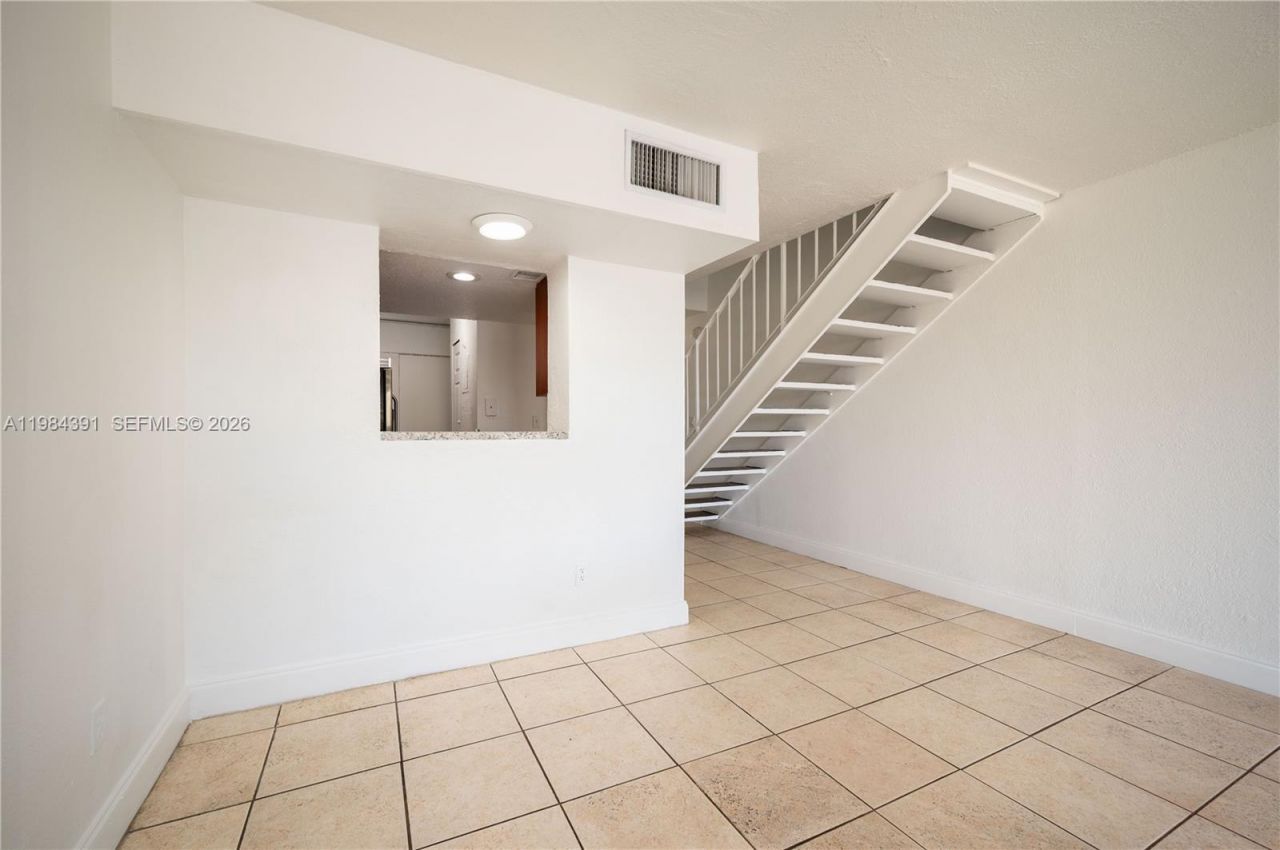 9220 Fontainebleau Blvd, Unit 202, Miami, FL 33172 Photo