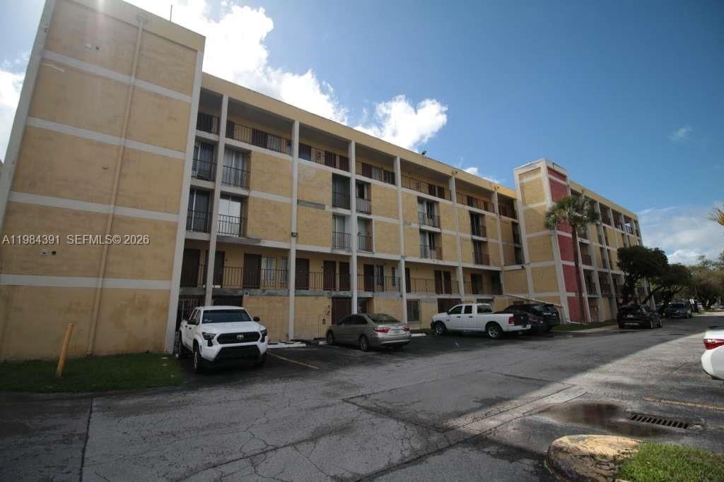 9220 Fontainebleau Blvd, Unit 202, Miami, FL 33172 Photo