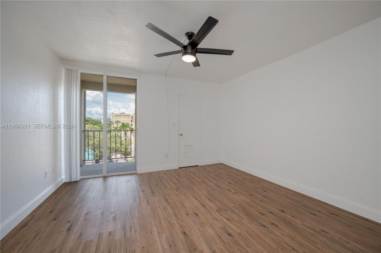 9220 Fontainebleau Blvd, Unit 202, Miami, FL 33172 Photo