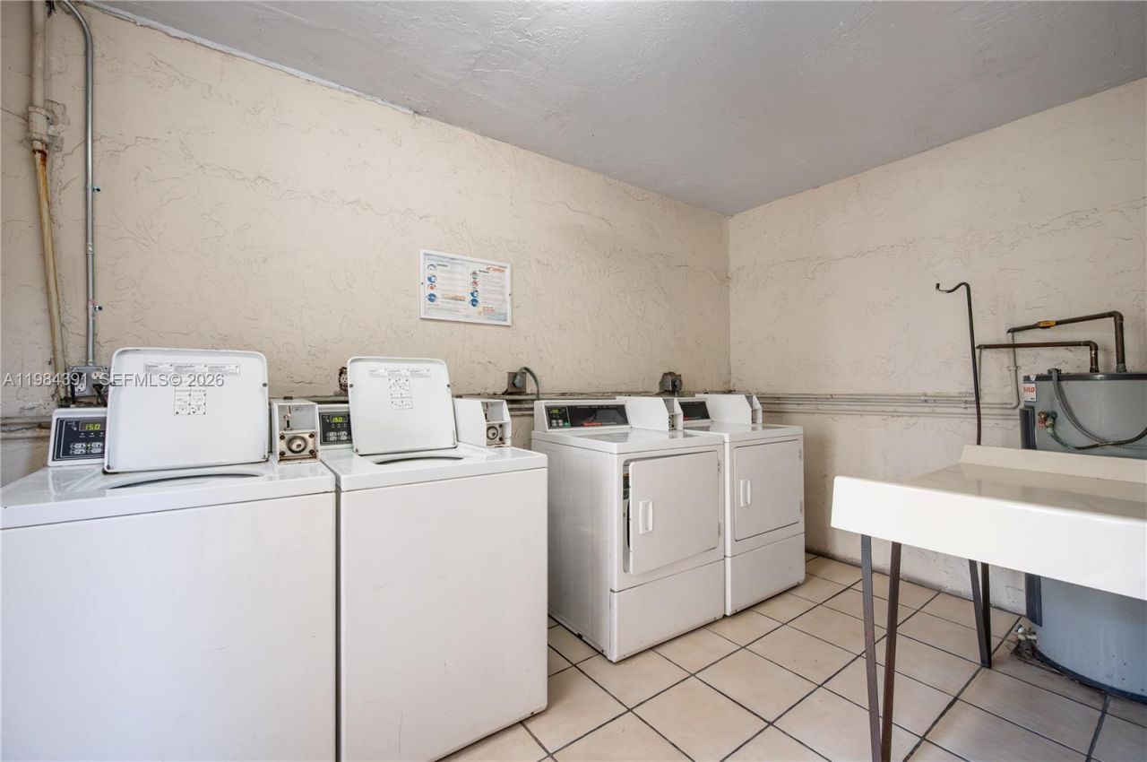 9220 Fontainebleau Blvd, Unit 202, Miami, FL 33172 Photo