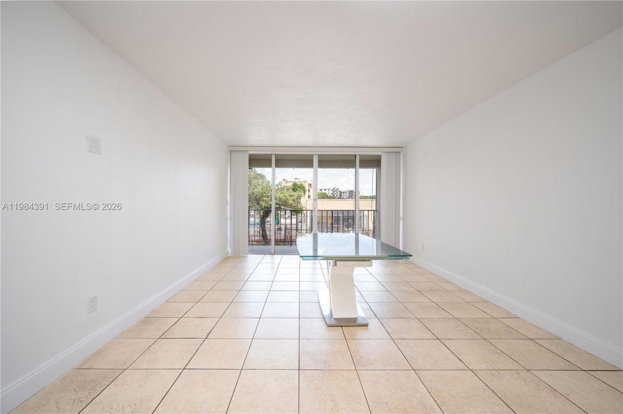 9220 Fontainebleau Blvd, Unit 202, Miami, FL 33172 Photo