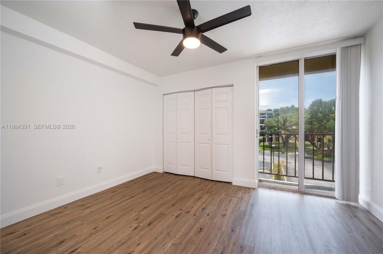 9220 Fontainebleau Blvd, Unit 202, Miami, FL 33172 Photo