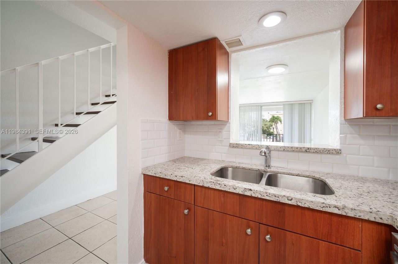 9220 Fontainebleau Blvd, Unit 202, Miami, FL 33172 Photo