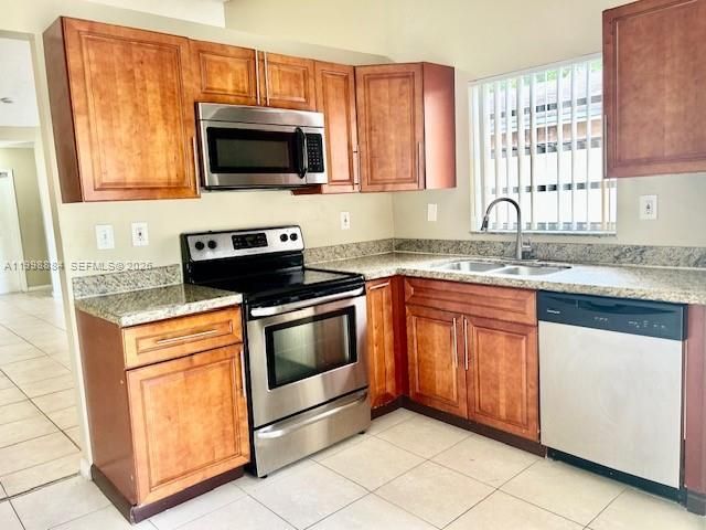 19922 NW 67th Pl, Hialeah, FL 33015 Photo