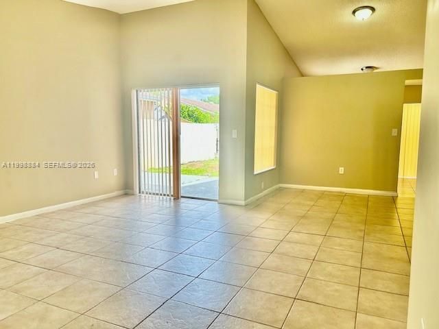 19922 NW 67th Pl, Hialeah, FL 33015 Photo