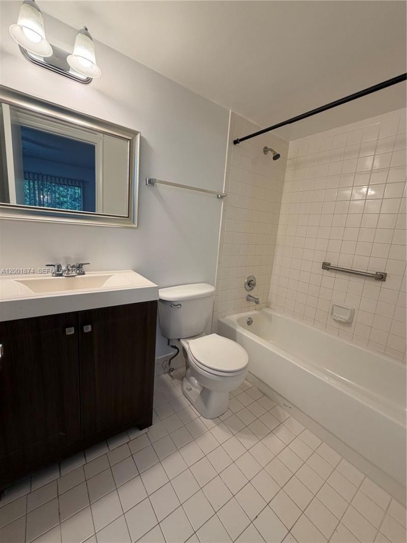 800 SW 131st Ave, Unit 311F, Pembroke Pines, FL 33027 Photo