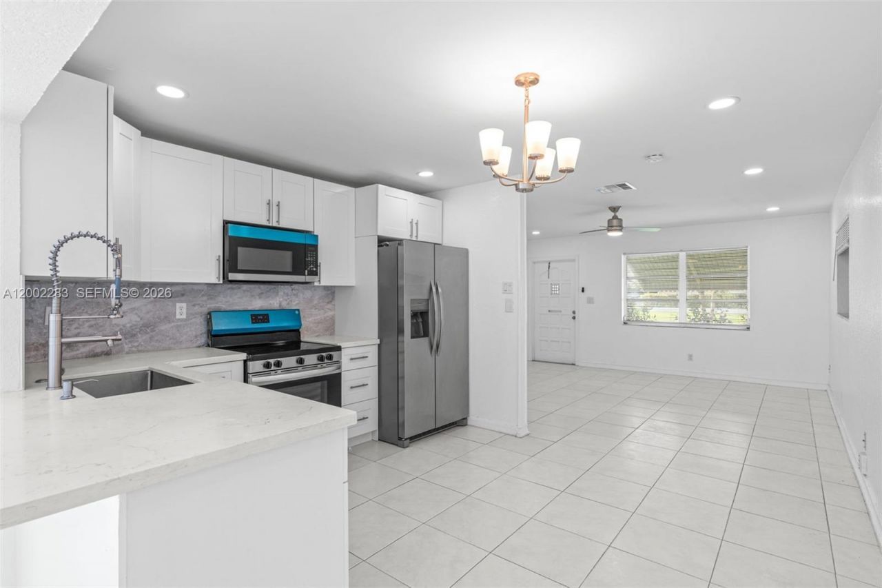 7505 NW 58th St, Tamarac, FL 33321 Photo