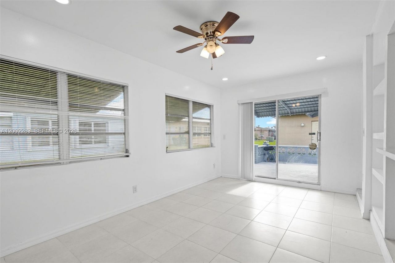 7505 NW 58th St, Tamarac, FL 33321 Photo