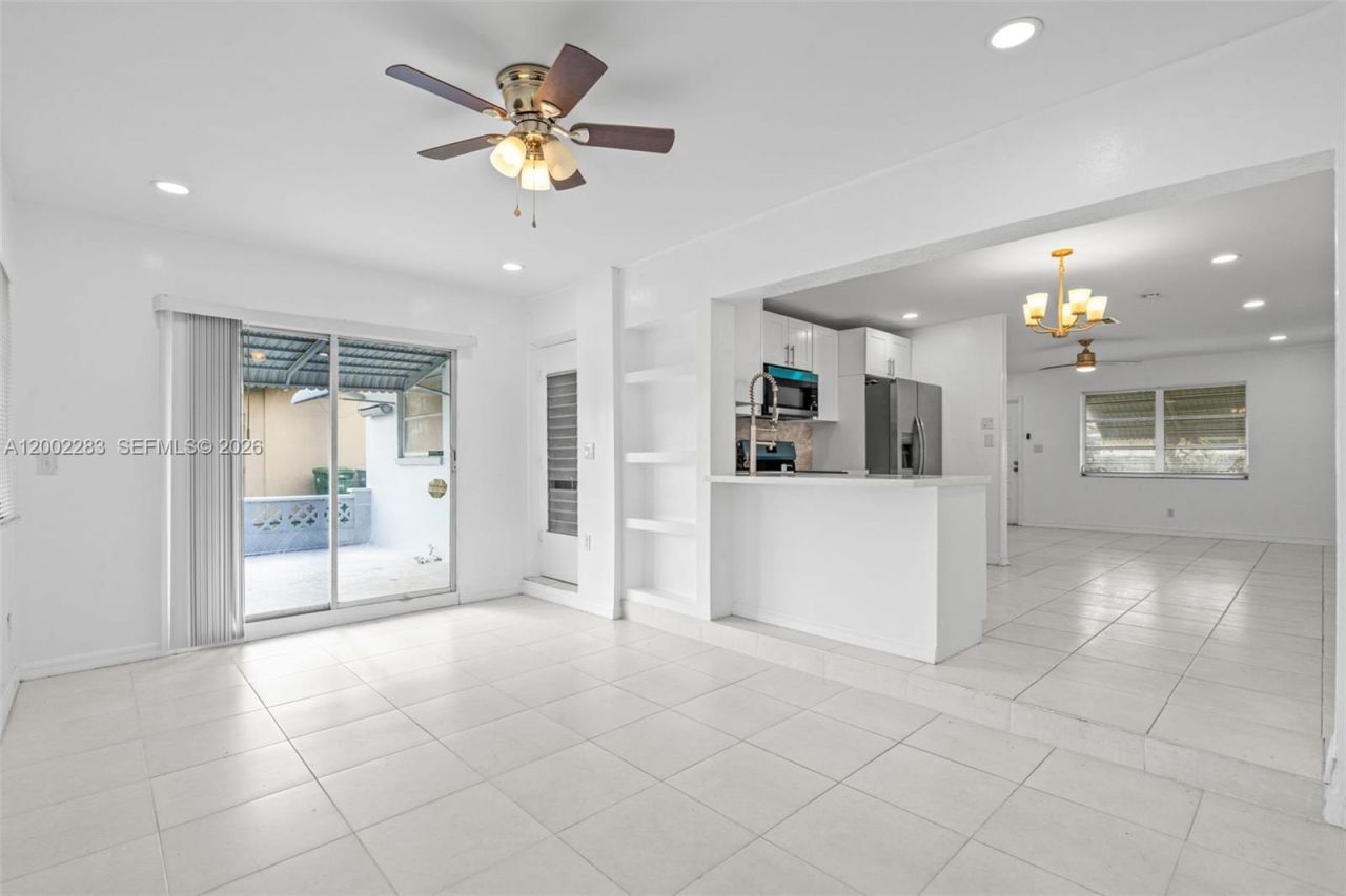7505 NW 58th St, Tamarac, FL 33321 Photo